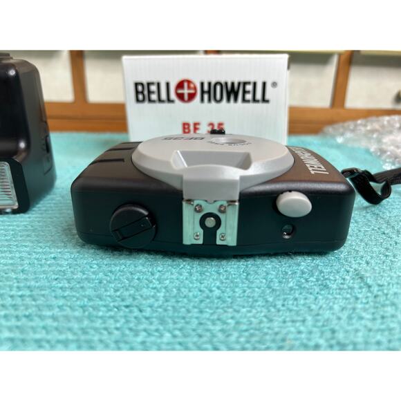 Bell + Howell 35mm Plastic Camera flash case - Picture 9 of 16